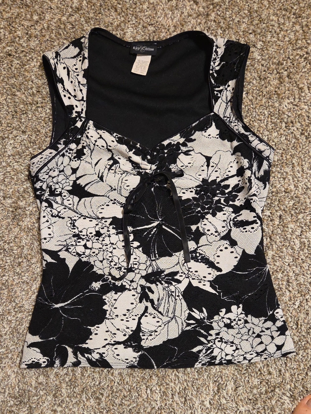 KAY CELINE Sweetheart Neckline Floral Sleeveless Top